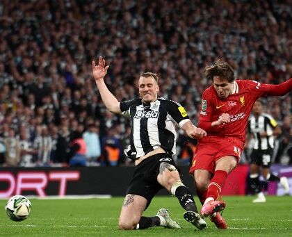 Il gol di Chiesa non basta al Liverpool, il Newcastle saudita vince il suo primo trofeo: Liverpool sconfitto