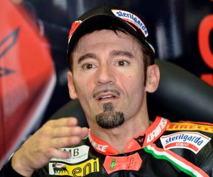 Max Biaggi: «Sono un papà apprensivo, mi preoccupo quando i miei figli vanno sul monopattino elettrico»