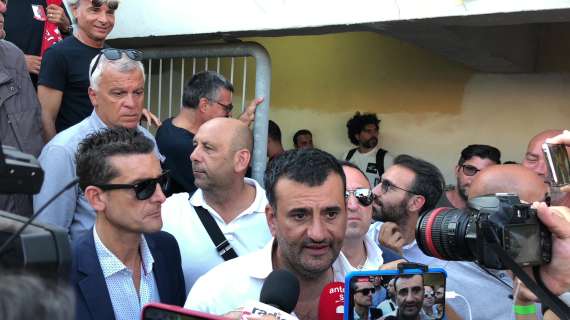 A Bari chiedono l’addio dei De Laurentiis: l’ex sindaco fissa incontro per spiegarne l’assegnazione