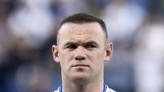 Fu accostato al Napoli, Zirkzee criticato anche da Rooney: “Perde troppi palloni”