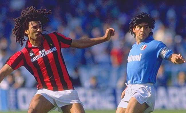 Maradona e il gol del secolo, Buffa: “Diego fece un altro gol “inumano” col Napoli”