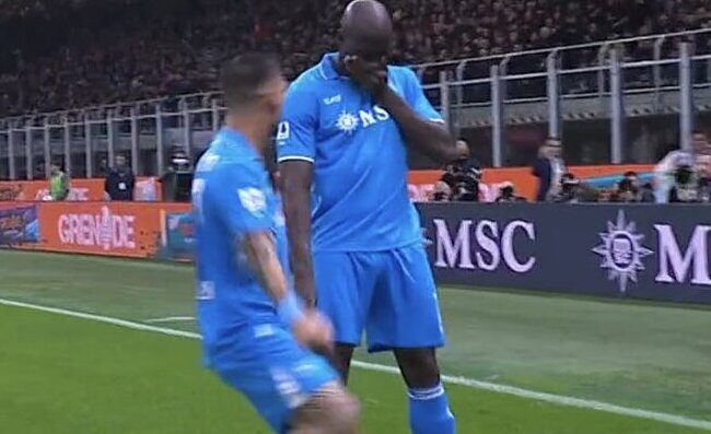 “Milan in soggezione contro lo strapotere del Napoli”. Il Mattino: “Una gara ad armi impari”