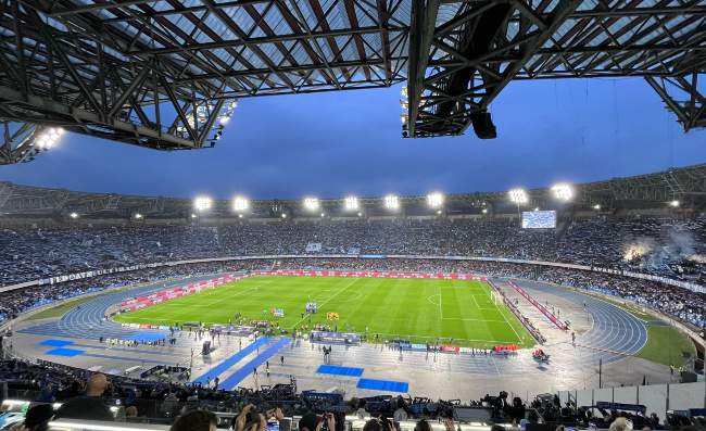 Stadio Maradona con 10 mila posti in più. Il “nuovo” progetto del sindaco
