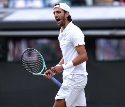 Capolavoro Musetti: rimonta Tsitsipas e vola in semifinale a Montecarlo