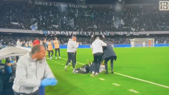 Conte esplode di gioia al 3-0 di McTominay e… Cade a terra dopo il salto