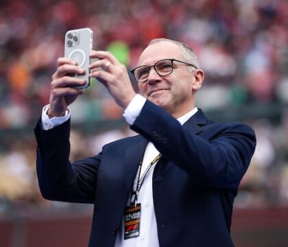 Domenicali: «Vedere arrivare Kimi Antonelli a Melbourne tenendo per mano la sorellina è stato incredibile»