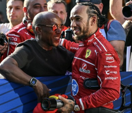 Hamilton: «Ho sentito tante sciocchezze sulla squadra. Impressionato da come hanno lavorato»