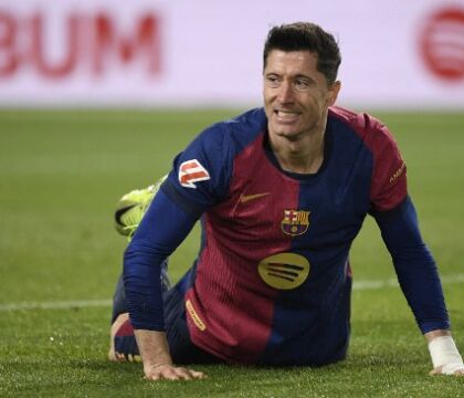 Il Barcellona è stanco, ma riesce a rimontare 4-3 il Celta Vigo. Preoccupa l’infortunio di Lewandowski