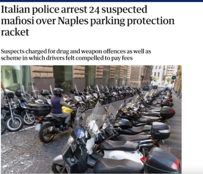 Il racket dei parcheggiatori abusivi a Napoli sulla homepage del Guardian