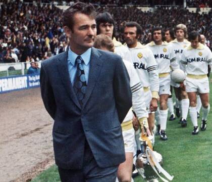 Il “maledetto United” non è mai stato maledetto, ma il Leeds s’è rovinato per un’etichetta (Guardian)