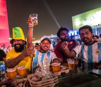 La Gran Bretagna pensa al divieto di andare alla partita e al pub come alternativa al carcere