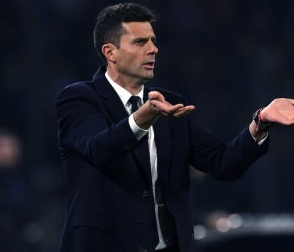 La Stampa di Elkann infierisce su Thiago Motta: “è finito il presunto calcio relazionale, con i ruoli vaganti”