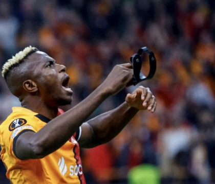 Quale futuro per Osimhen? Il Galatasaray spera nel miracolo: «Non ha detto che se ne andrà»