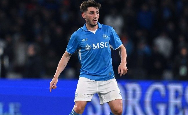 Gilmour: “Napoli, che esperienza. Folle uscire con McTominay. Di Lorenzo…”