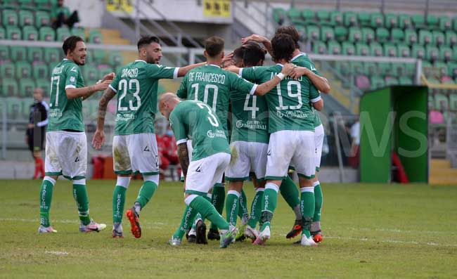 L’Avellino torna in Serie B: i commenti dei napoletani e la frase di Maradona