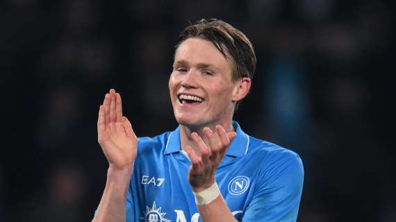 La sblocca McTominay con una botta da fuori area! Napoli avanti al 18′!ù