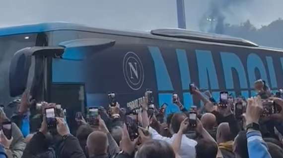 Napoli-Torino, che accoglienza per gli azzurri! Atmosfera da brividi all’arrivo del pullman