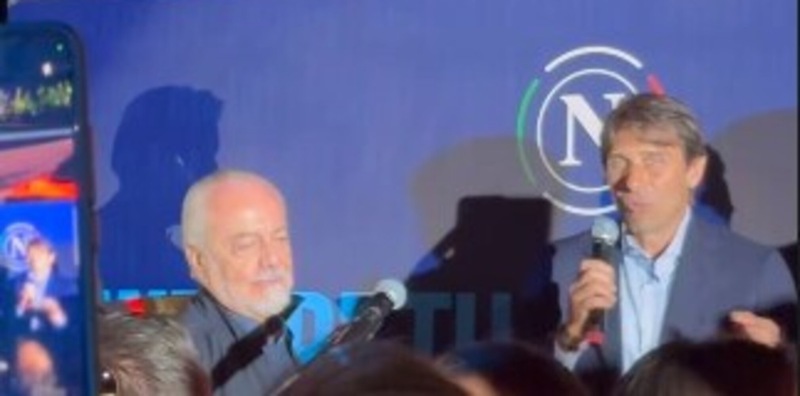 Conte, il discorso ai tifosi durante la festa scudetto. E dal pubblico gli urlano una frase inequivocabile