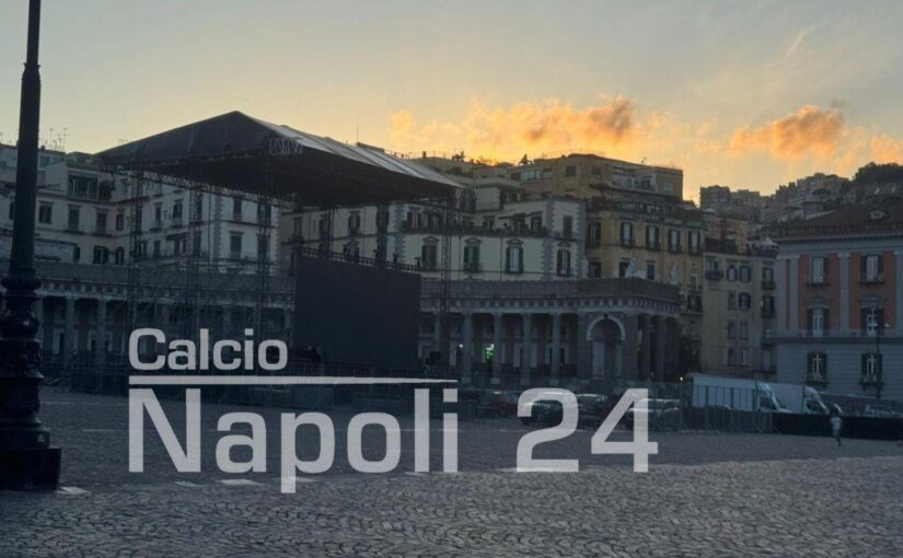 Napoli-Cagliari, montato il maxischermo a piazza del Plebiscito | FOTO CN24