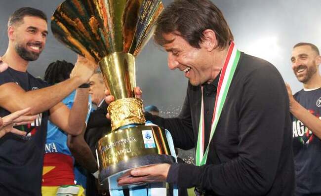 Conte resta al Napoli? Spunta un “indizio” social dal club azzurro