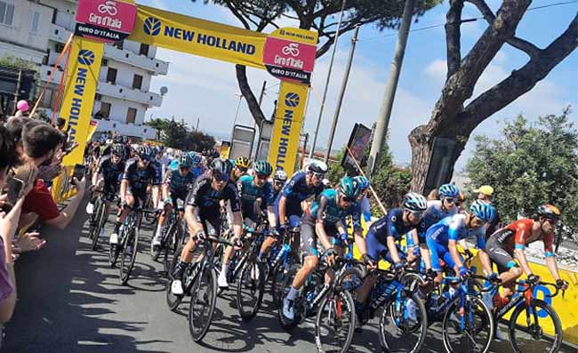 Giro d’Italia 2025, oggi a Napoli: percorso e chiusure stradali