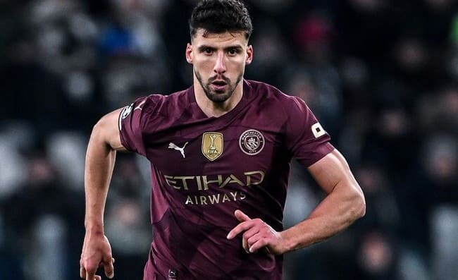 Ruben Dias è atterrato a Napoli: semplice vacanza o indizio di mercato?