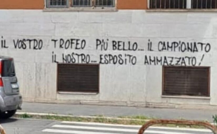 Vergogna a Roma, graffito in città: "Il nostro trofeo più bello, Esposito amma**ato" | FOTO