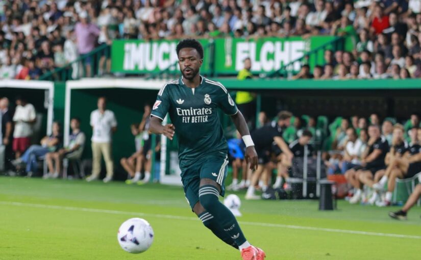 Mbappè e Vinicius si coprono la maglia a sostegno di Ceuta: polemica in Spagna
