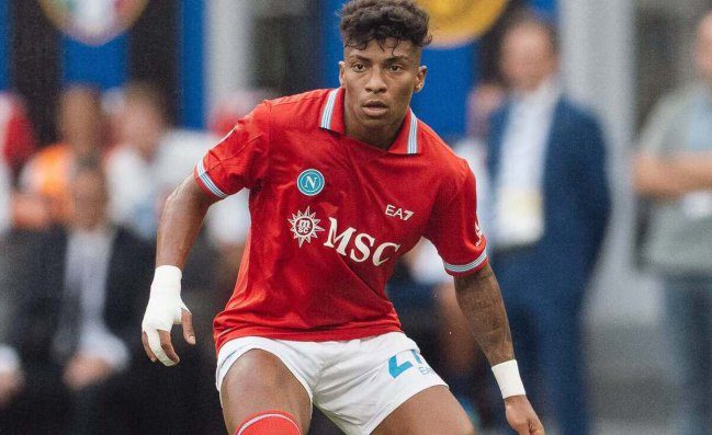 L’Inter vince, il Napoli butta via la gara. Neres e Alisson sprecano l’impossibile
