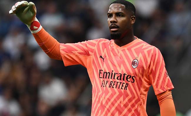 Clamoroso Maignan, mani in faccia ad Adams del Bournemouth: rosso e rigore. Milan nei guai