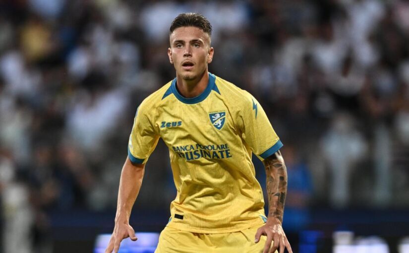 Frosinone, Raimondo-show svela: “Da piccolo simpatizzavo Napoli, amavo Cavani”