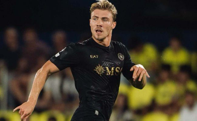 Hojlund torna a ruggire: intuizione di Di Lorenzo, che gli sussurra qualcosa dopo il gol