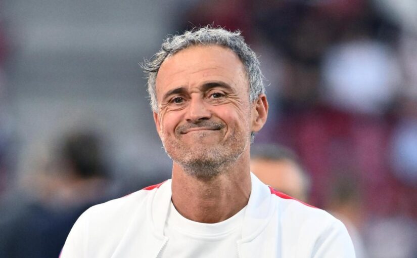 Kvaratskhelia infortunato, il PSG a caccia di rinforzi: Luis Enrique ha scelto il sostituto