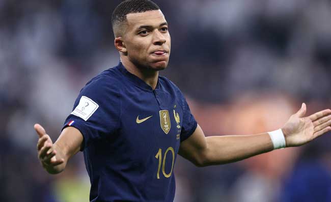 Barcellona-Real Madrid: 1-2. Super Mbapp&eacute; decide il Clasico e vede il Pallone d’Oro