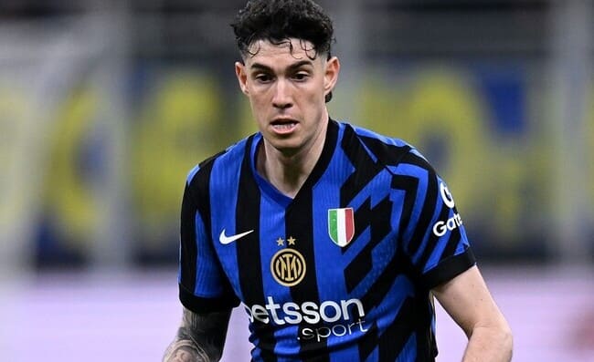 Champions League, Inter-Shakhtar: Bastoni espulso. Chivu non si d&agrave; pace
