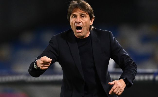 Conte verso il s&igrave; al Manchester United. Lisandro Martinez lancia la bomba: “E’ ora di dire la verit&agrave;”