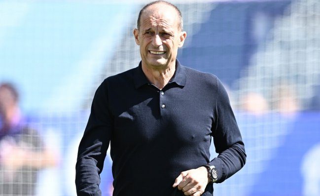 SKY – La probabile formazione del Napoli contro il Frosinone: “Difesa a tre e diverse novit&agrave; in campo”